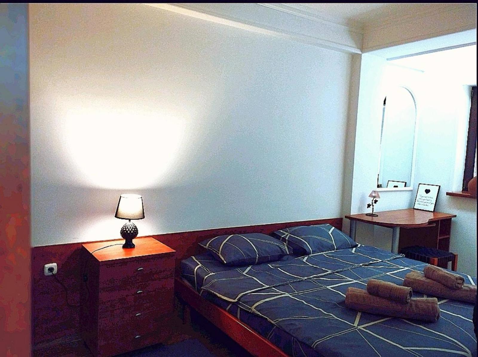 Lovely Square Apartment Purple Velvet Skopje Quarto foto