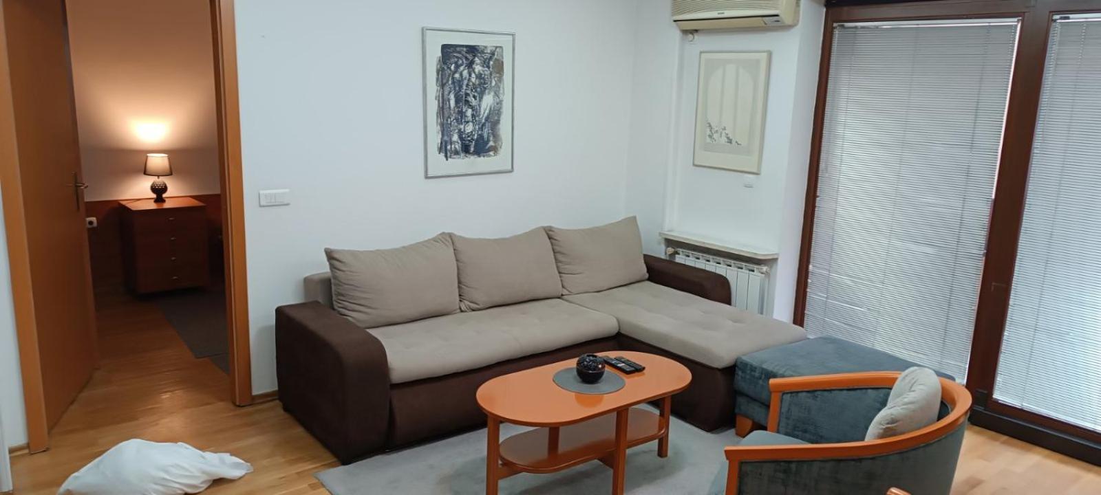 Lovely Square Apartment Purple Velvet Skopje Quarto foto