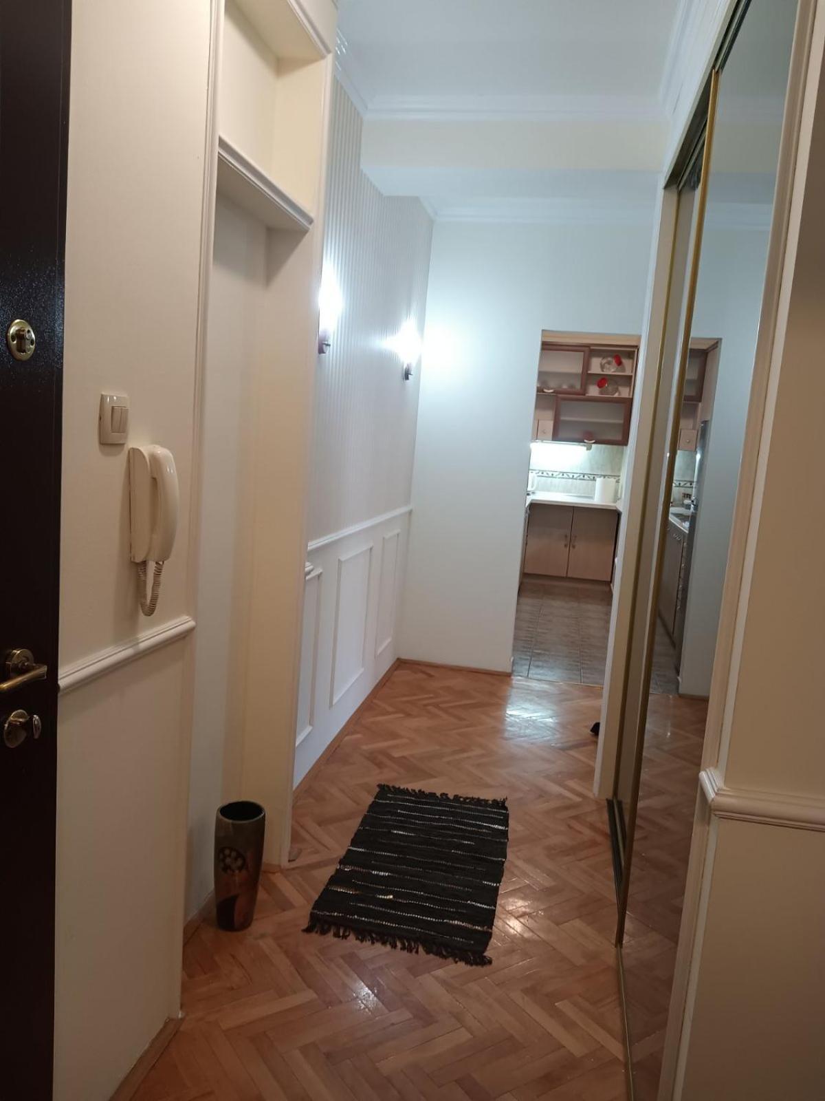 Lovely Square Apartment Purple Velvet Skopje Quarto foto