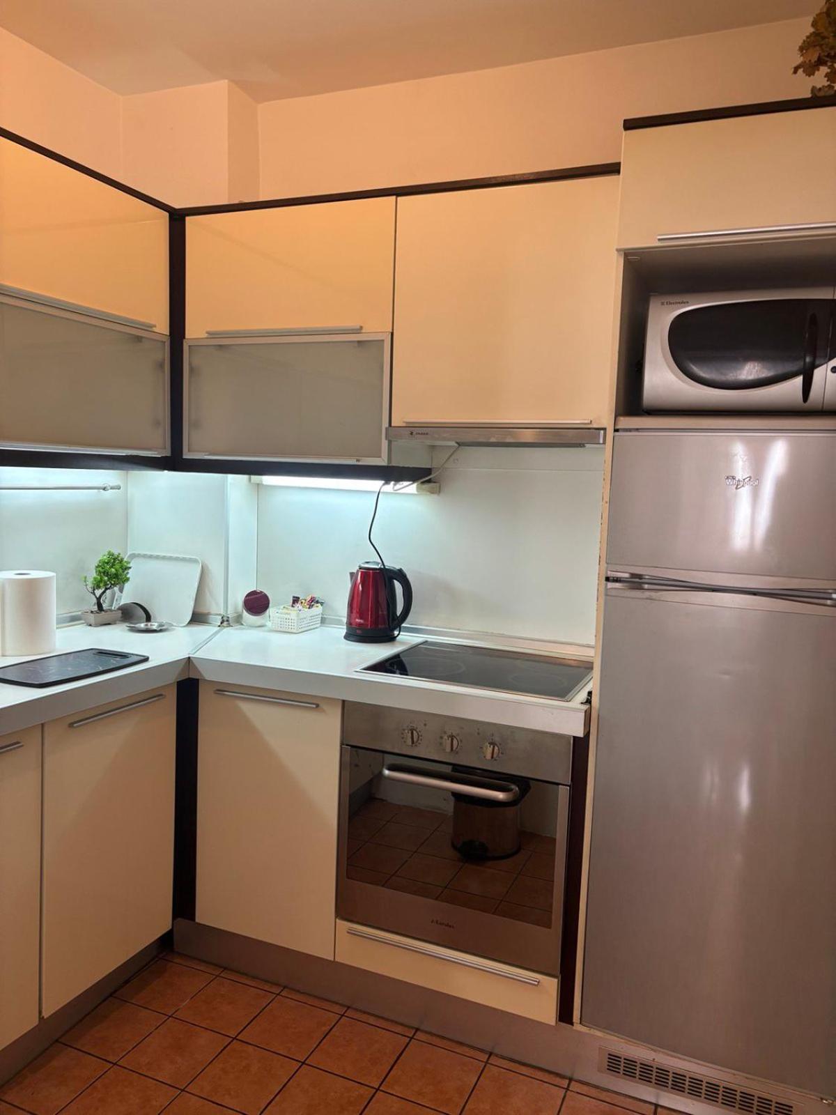 Lovely Square Apartment Purple Velvet Skopje Quarto foto