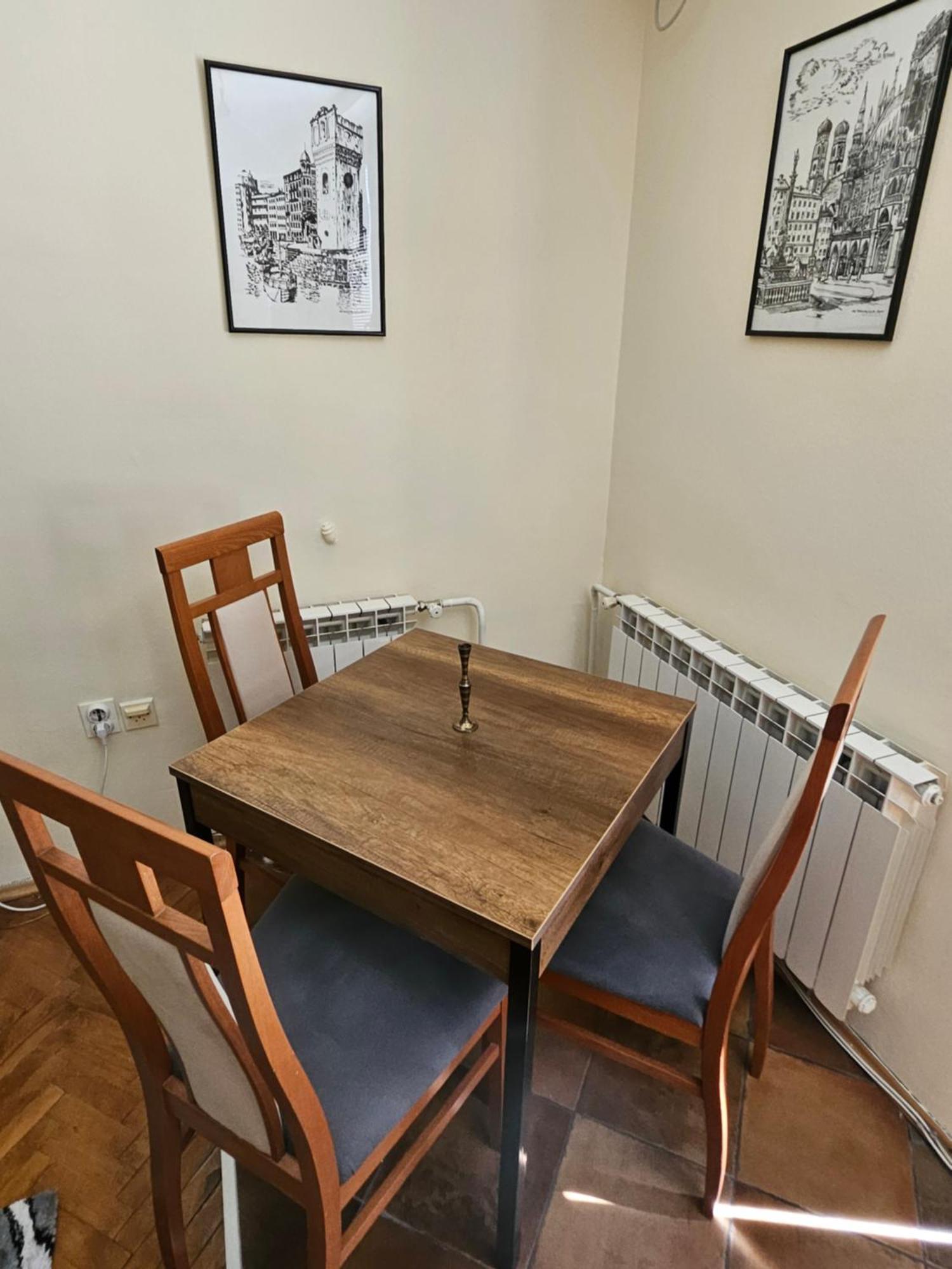 Lovely Square Apartment Purple Velvet Skopje Quarto foto