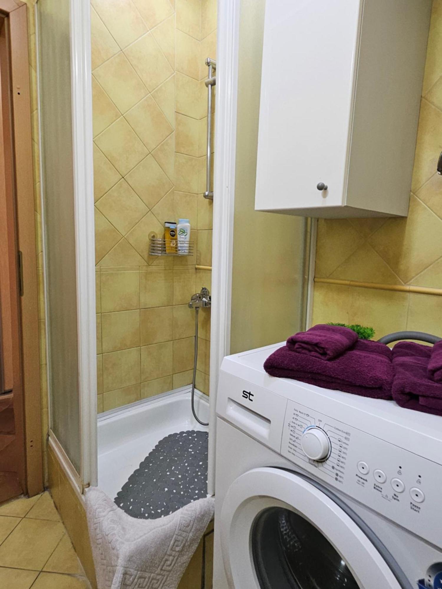 Lovely Square Apartment Purple Velvet Skopje Quarto foto
