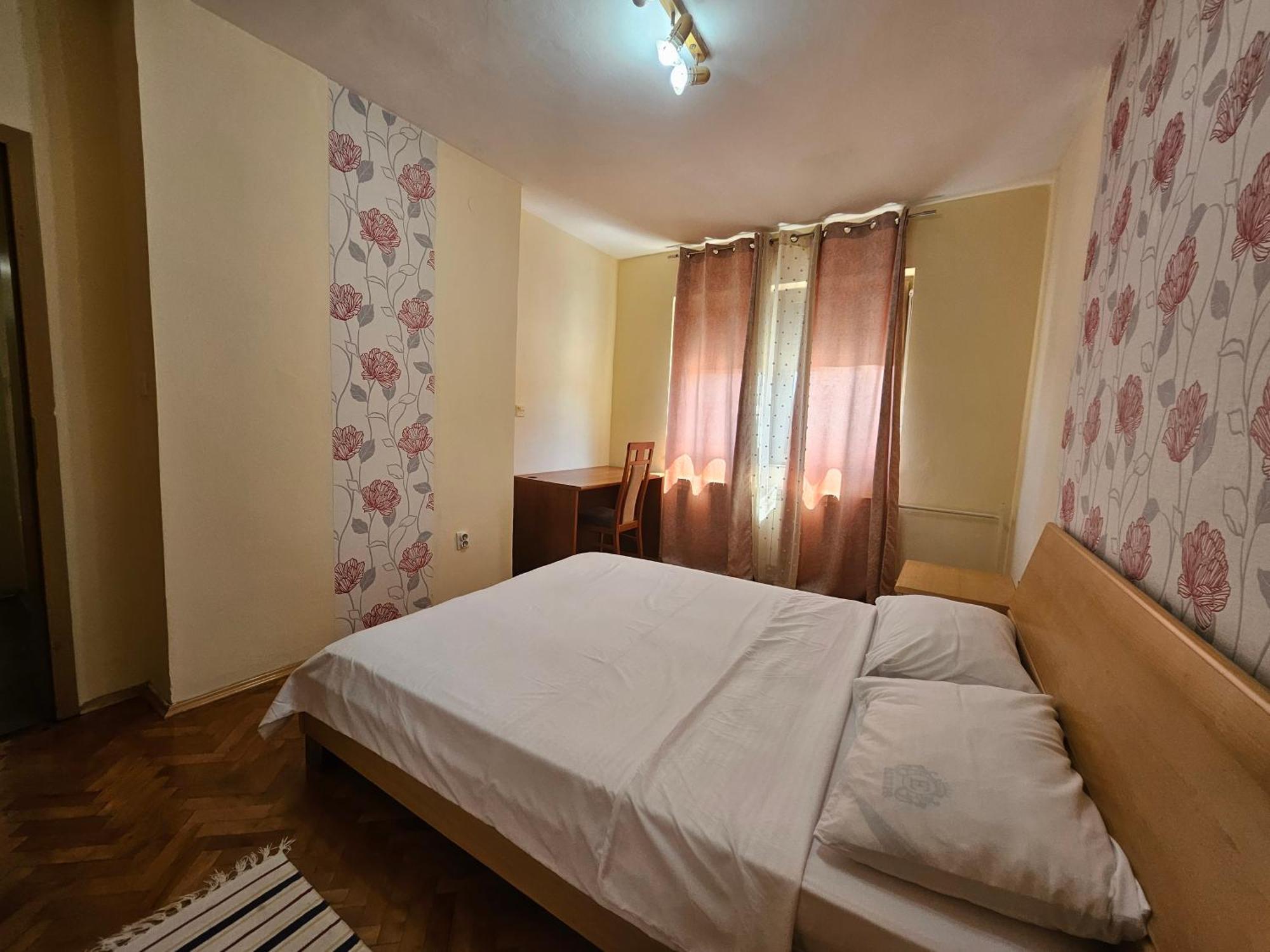 Lovely Square Apartment Purple Velvet Skopje Quarto foto