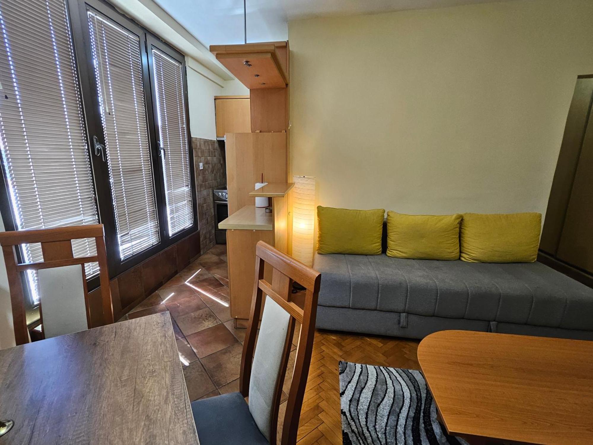 Lovely Square Apartment Purple Velvet Skopje Quarto foto