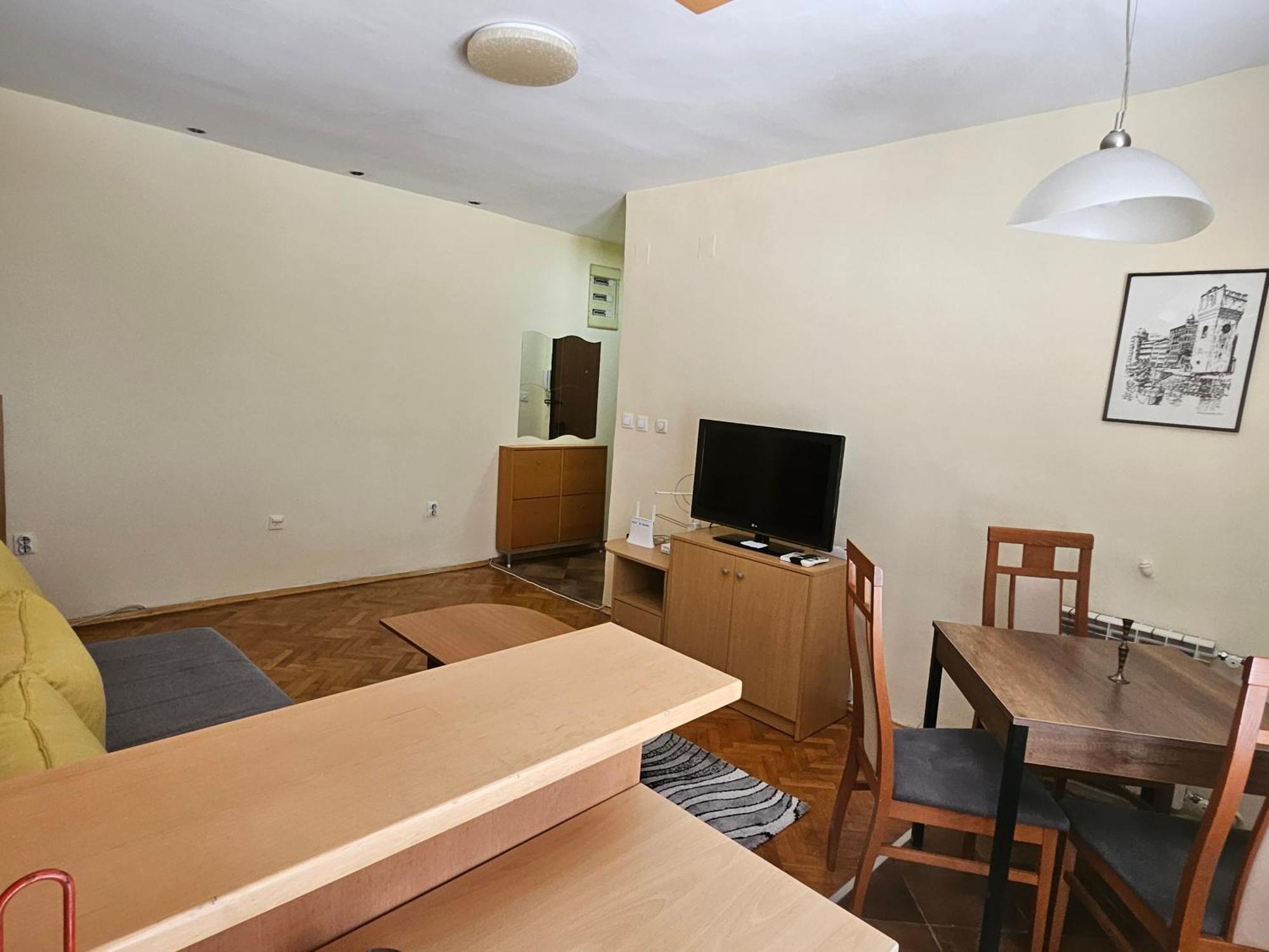 Lovely Square Apartment Purple Velvet Skopje Quarto foto